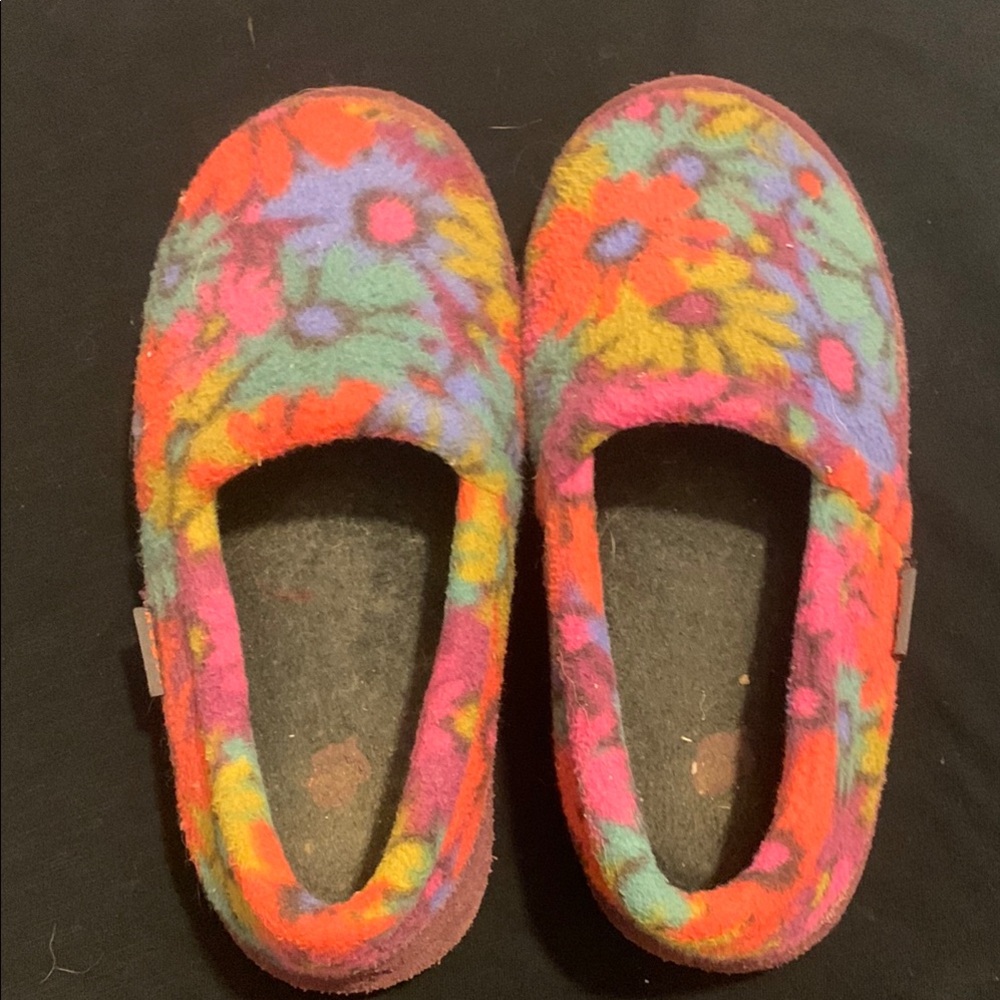 Cozy Acorn Slippers, youth